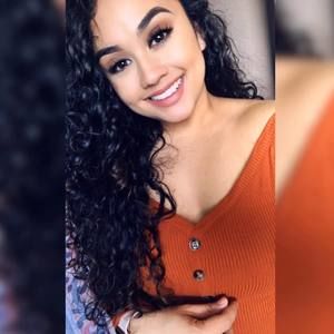 Meet your Posher, Mayela